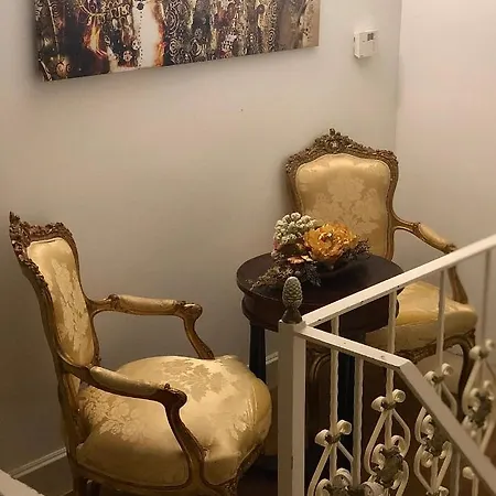 Le Suites Di Jò - Central Station Bed & Breakfast