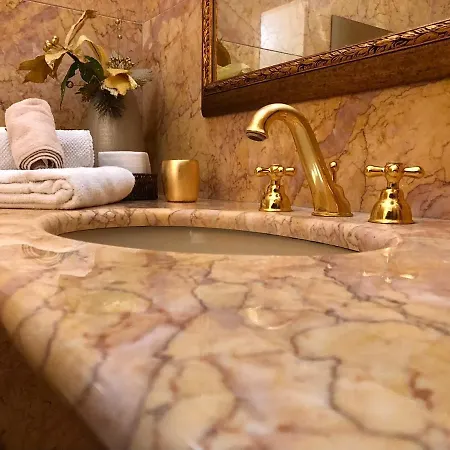 Le Suites Di Jò - Central Station Bed & Breakfast Bari