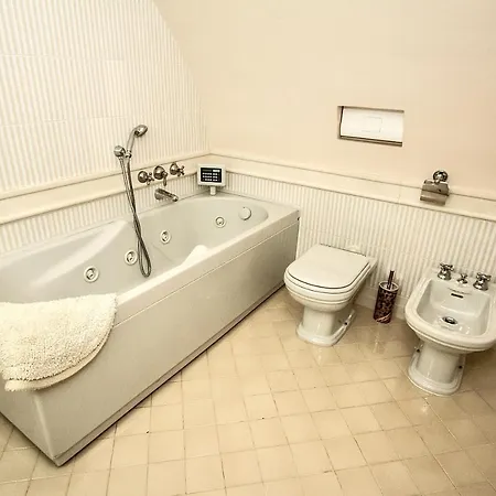 Le Suites Di Jò - Central Station Bed & Breakfast Bari